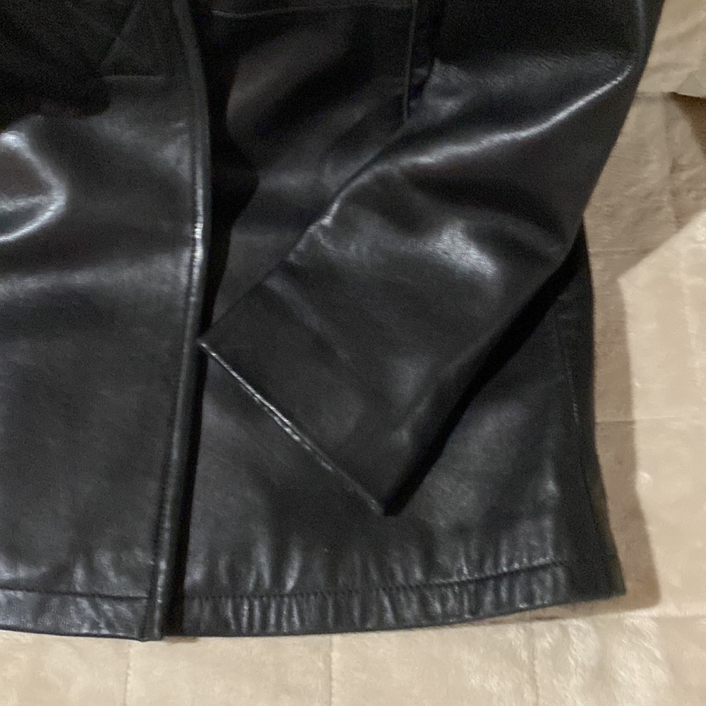 Leather jacket - Picture 4 of 6